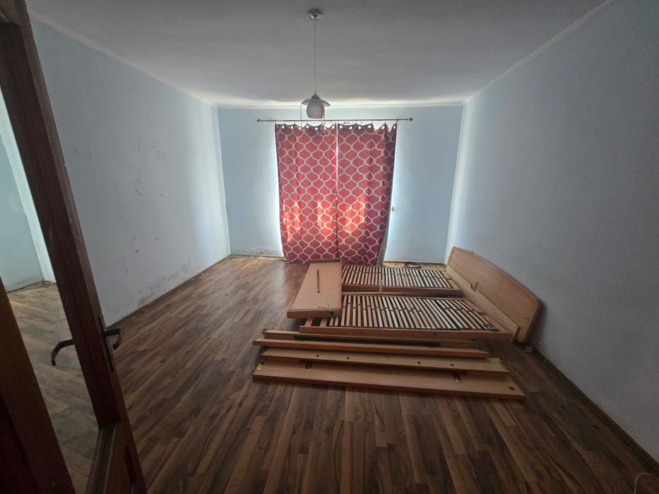 Casa  de  vanzare
