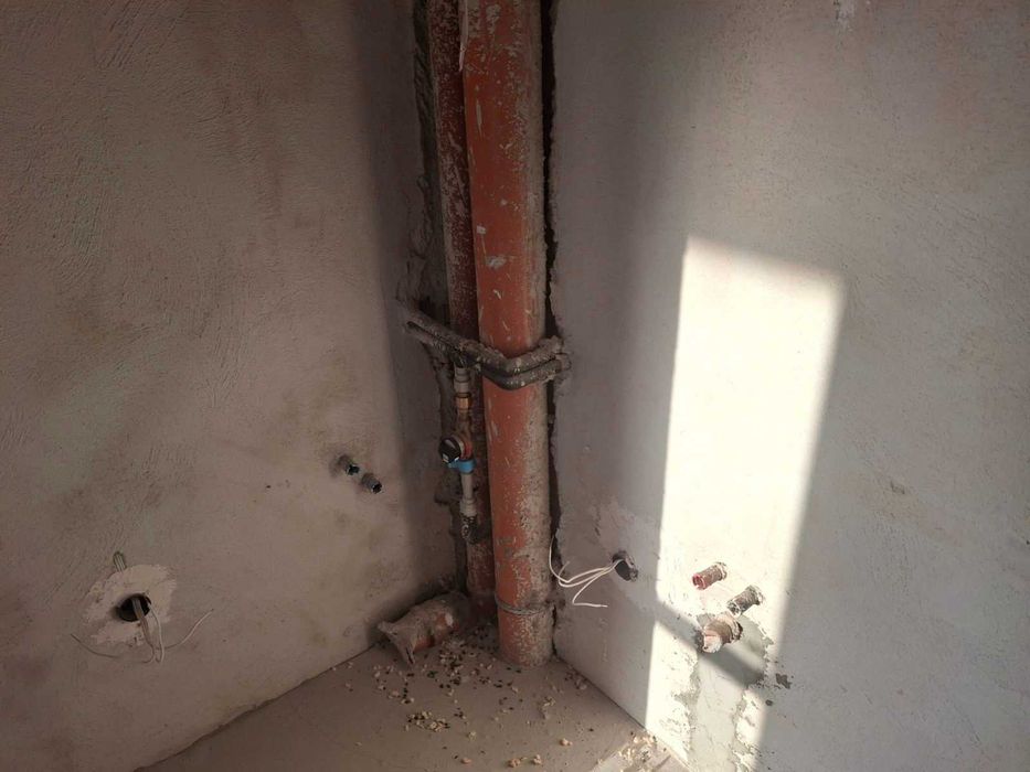 Продава се Тристаен апартамент в Варна, Автогара - 110 кв.м за 3182 €/кв.м - Снимка #3