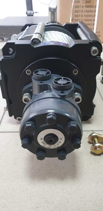 Troliu hidraulic    HUSAR WINCH BST H 18000 lbs( trage 8165 kg)