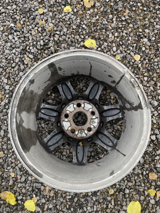 Два диска от тойота аристо