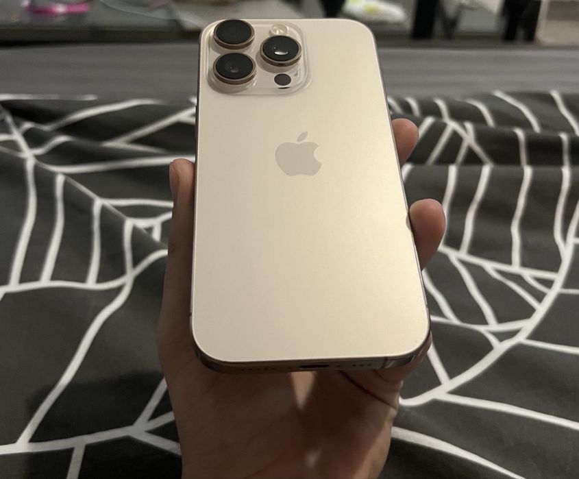 2 x Iphone 16 Pro 256 GB