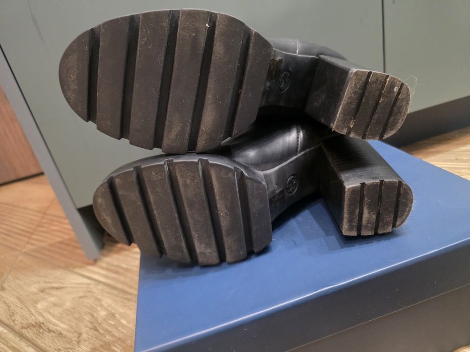 Дамски кожени боти GUESS