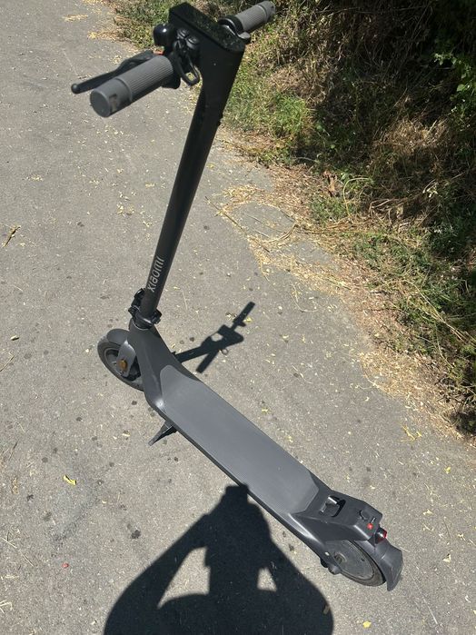 Vând Trotinetă Electrică Xiaomi Electric Scooter 4 Lite (2nd Gen) – Stare foarte bună