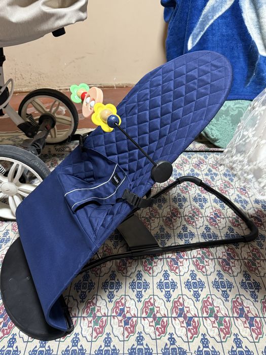 Продаю детский шезлонг BabyBjörn style