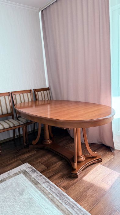 Стол раздвижной для гостей