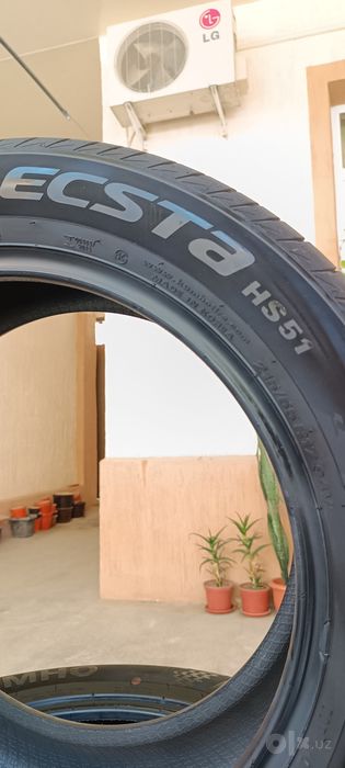 Kumho ecsta HS51 215/55/R17 94v