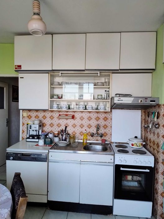 Подарявам мебели