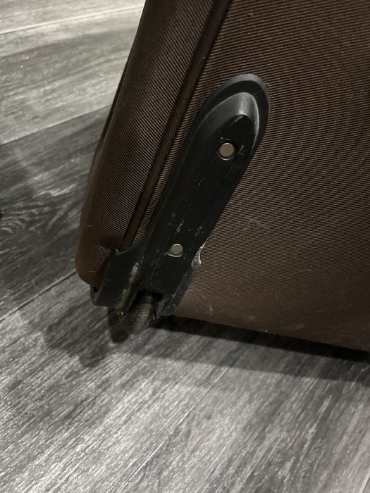 Продам чемодан дорожный