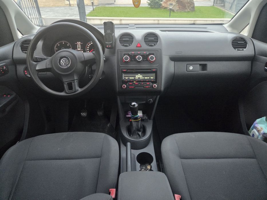 Vând Volkswagen Caddy