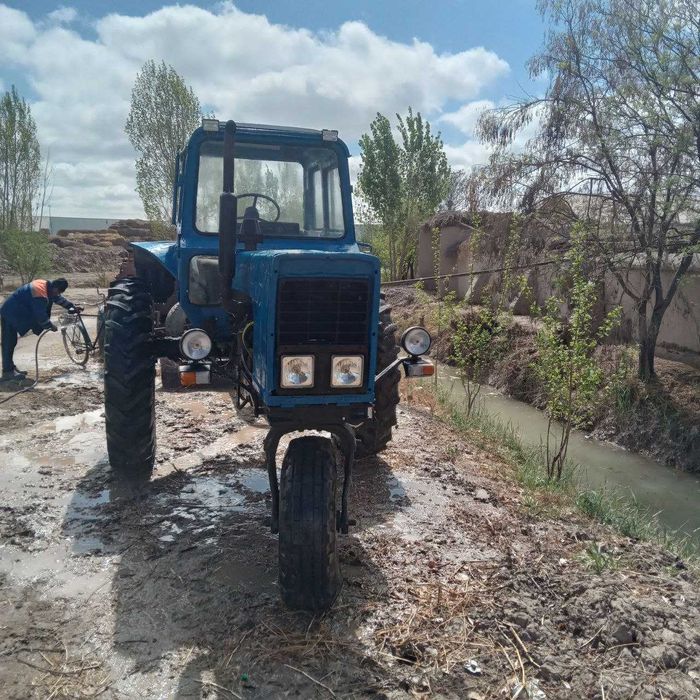 Трактор МТЗ 80..