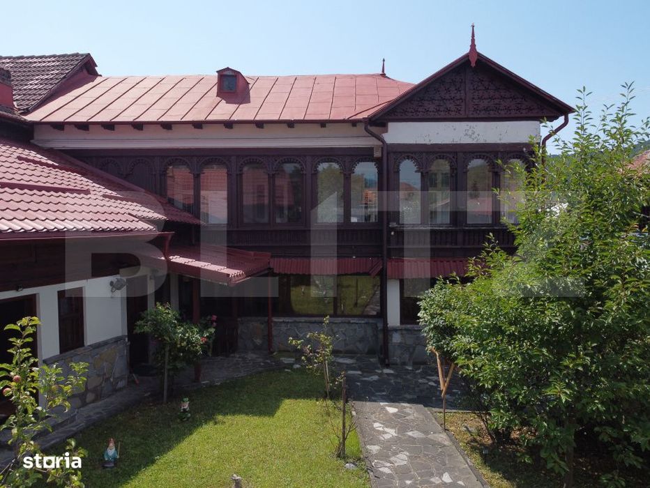 Casa decomandata (P+1E), 220 mp, zona Pietrosita
