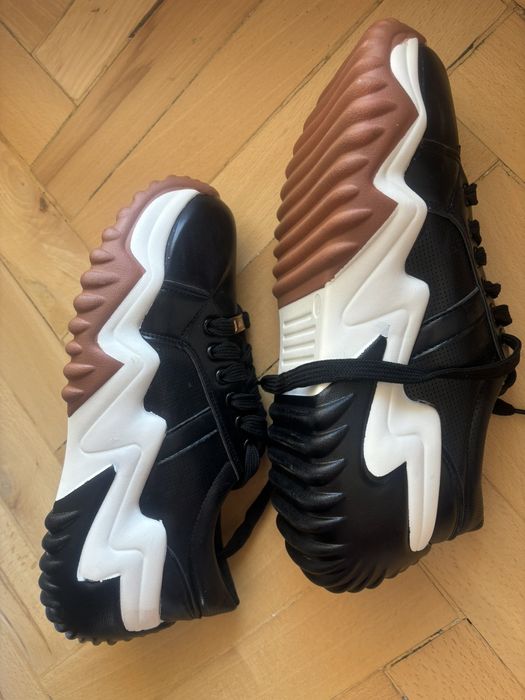 Обувки изкуствена кожа 39 номер