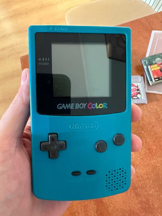 Game Boy Color CGB-001 albastru + 6 jocuri + acumulator baterii, retro