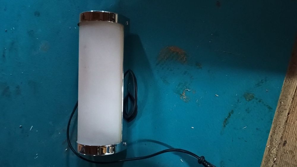 Lămpi cu becuri LED