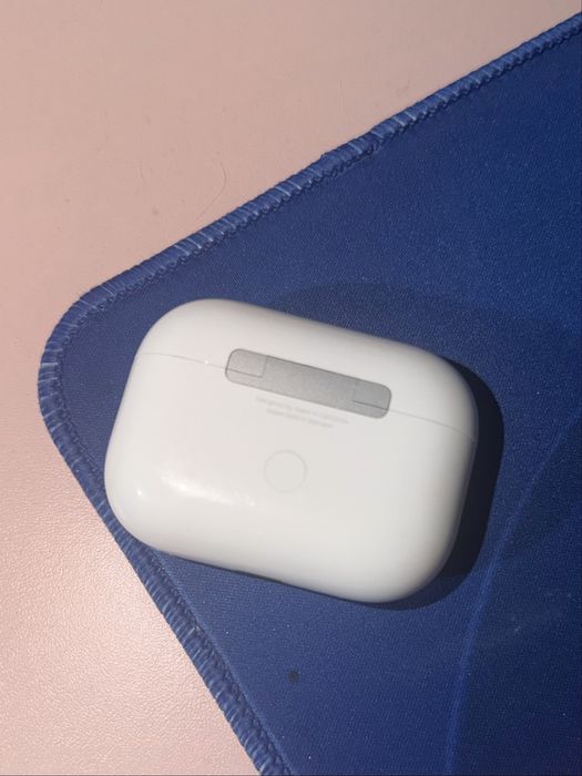 Airpods pro 2 поколения кейс