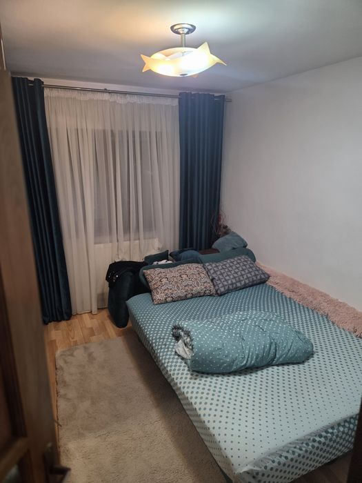 Vând apartament 100 mp 4 camere p/4