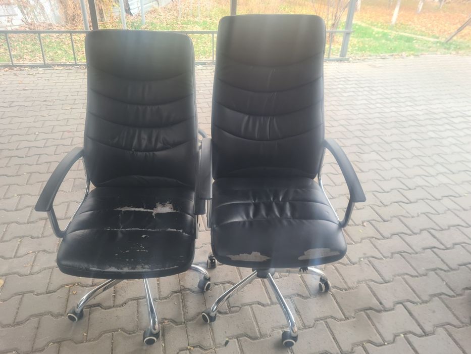 Продам офисные кресла