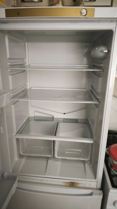 Продам холодильник Indesit