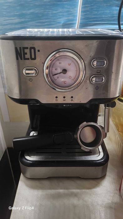 Еспресо Кафемашина  NEO