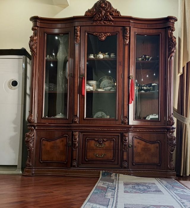 Классический сервант- горка