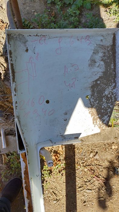 Метална ролетна врата