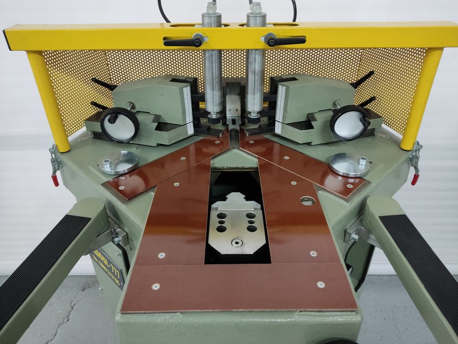 Автоматична ъглонабивна PRESSTA EISELE 2000 с двойна регулируема глава