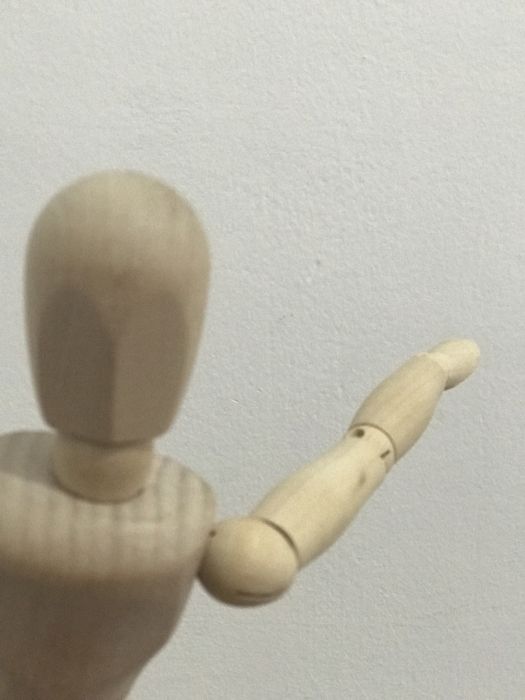 Деревянная фигурка