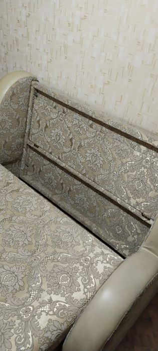 Продам диван в хорошем состоянии самовывоз