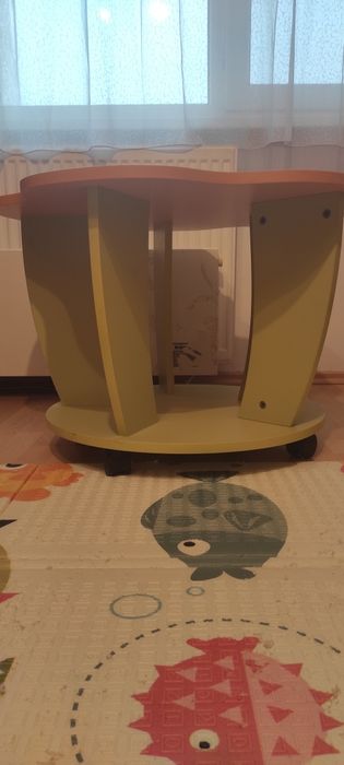 Детска дървена маса