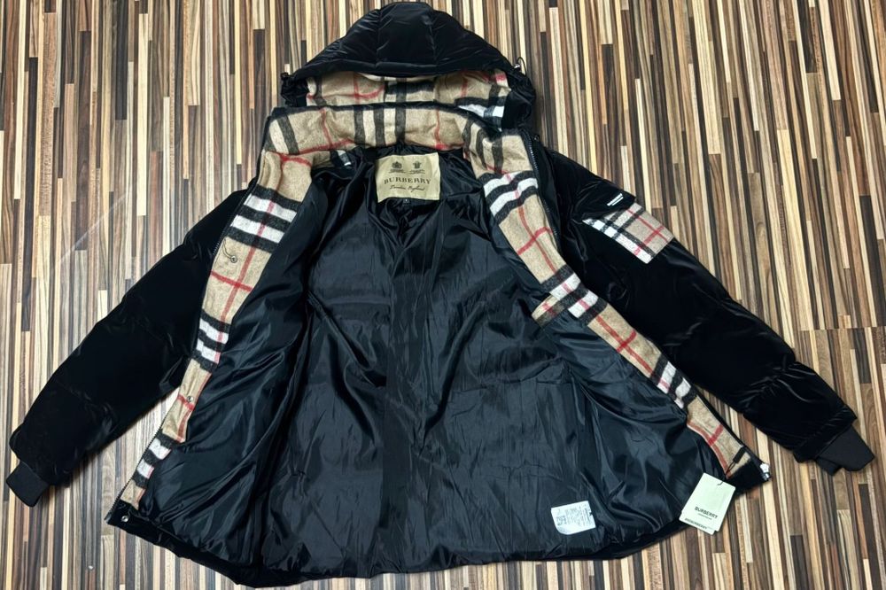 Vând geaca noua de bărbați Burberry