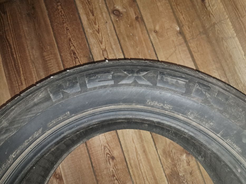 Продам резину на 17