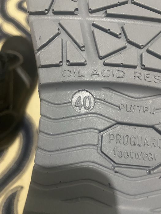 Спец аяк киым сатылады