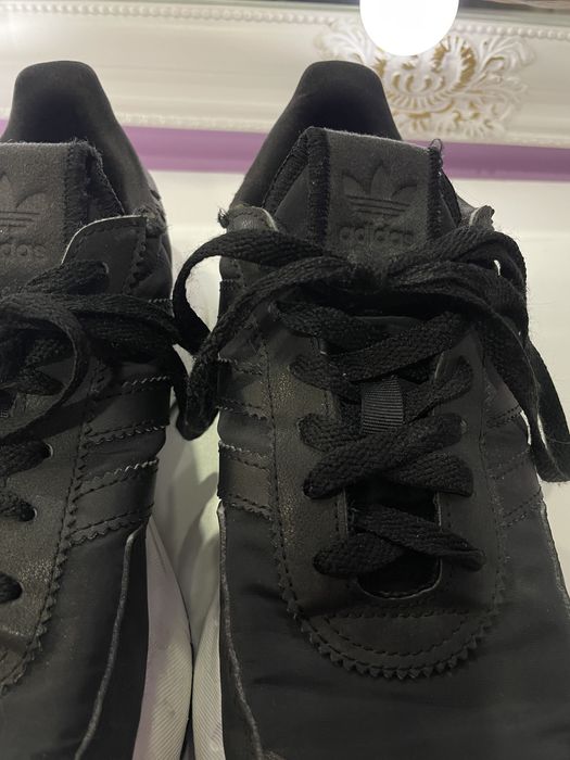 Чисто нови маратонки Adidas