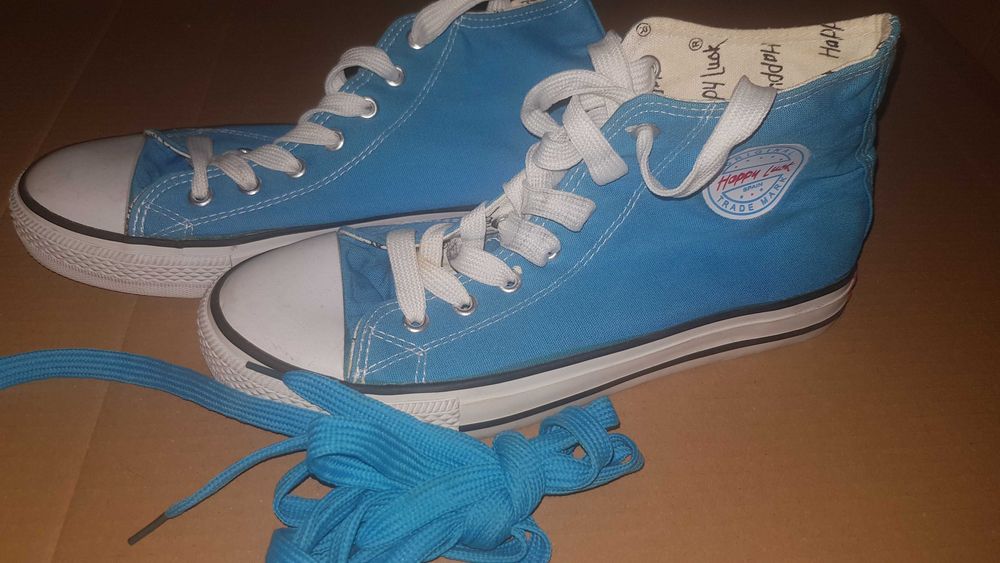 Дамски сини кецове