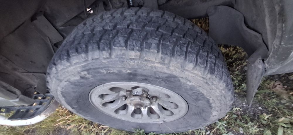 Резина в хорошем состоянии