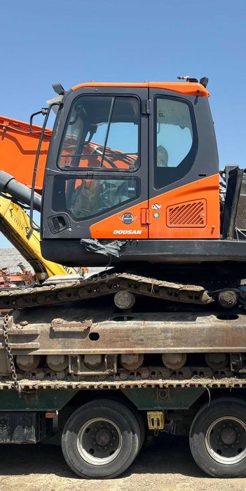 Cabina pentru excavator Doosan DX300 , DX380