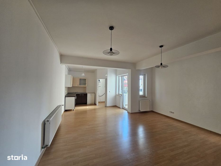 De inchiriat apartament 3 camere, centru, decomandat – 2 băi, balcon — fotografia 3