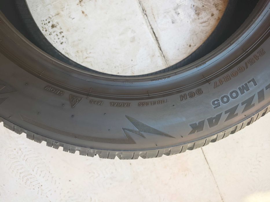 Anvelope 215/60/17 an 2024 iarna M+S BRIDGESTONE BLIZZAK LM005