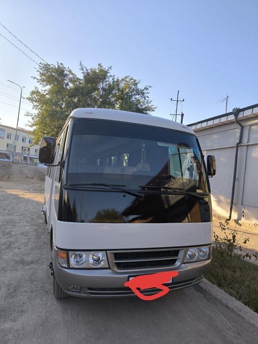 Mitsubiwi Rosa aftobus
