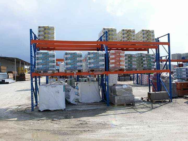 Vând rafturi metalice profesionale reglabile