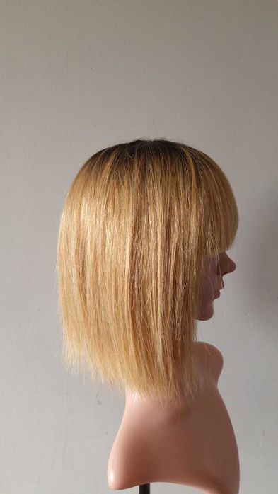 Естествена омбре руса къса боб перука с бретон и тъмни корени