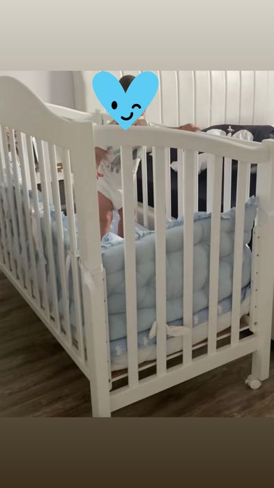 Vand patut bebe cu saltea inclusa in pret