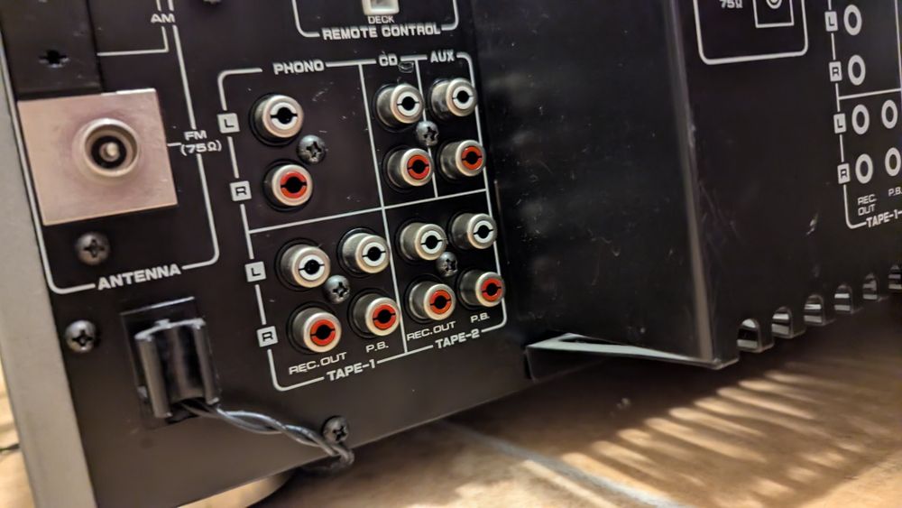 Amplituner Fisher RS9040