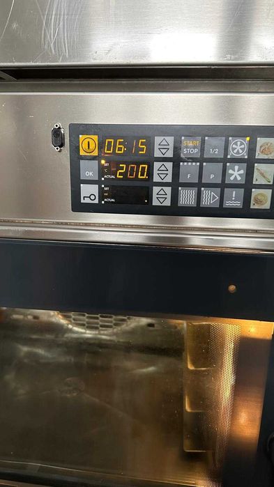 Cuptor Miwe Aero panificatie patiserie 4 tavi + hota condensare