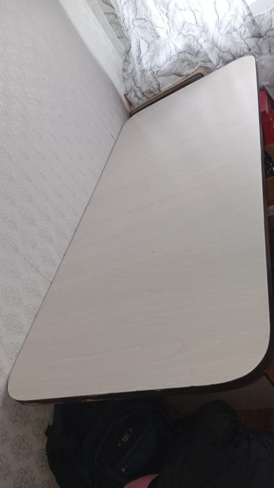 Кухонный уголок со стульями