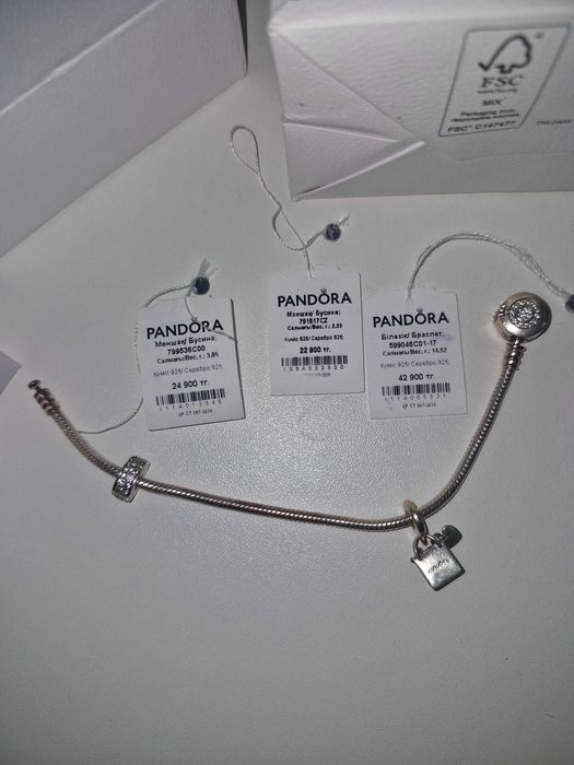 Продам браслет пандора с шармами