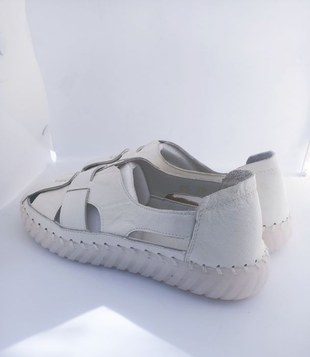 Летние кожаные босоножки