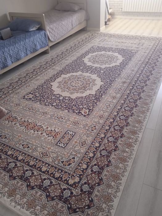 Ковры шелковые б/у