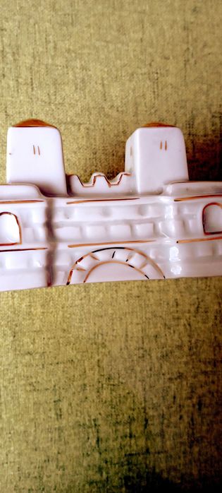 Стар порцеланов пепелник от Соца