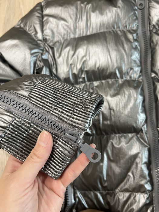 Продам Женский пуховик